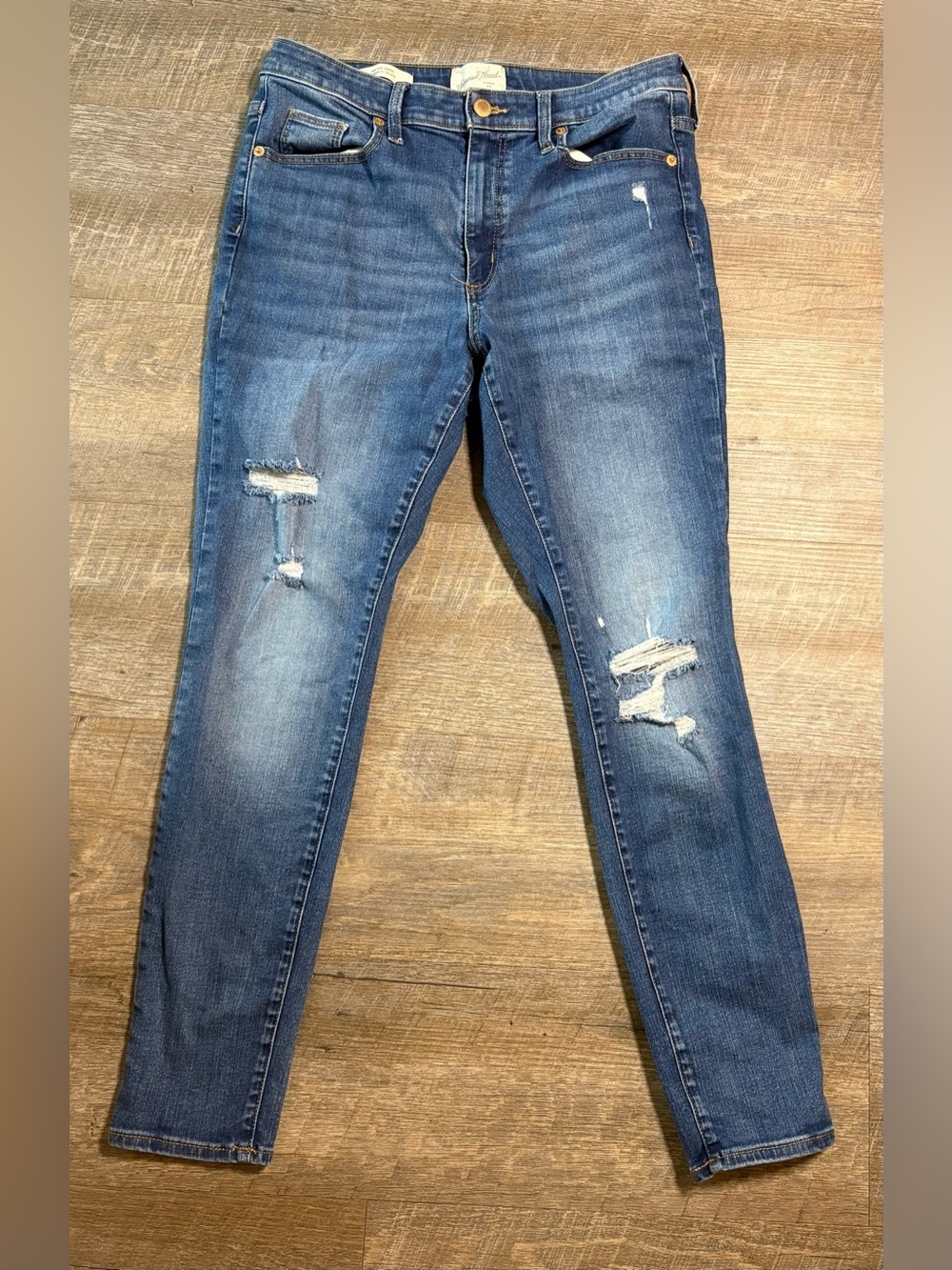 Universal Thread Womens Distressed Dark Blue Skinny Jeans